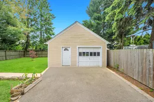 12 Mallar Ave, Bay Shore, NY 11706 - Photo 18