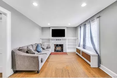 12 Mallar Avenue, Bay Shore, NY 11706 - Photo 4