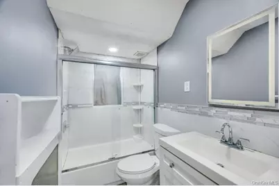 12 Mallar Avenue, Bay Shore, NY 11706 - Photo 8