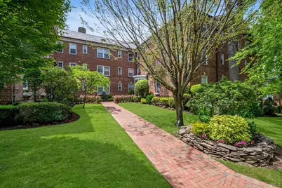 19 Schenck Avenue #1G, Great Neck, NY 11021 - Photo 2