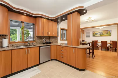 7831 220th Street, Oakland Gardens, NY 11364 - Photo 8