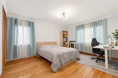 7831 220th Street, Oakland Gardens, NY 11364 - Photo 16