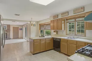 41 Saddle Ridge Dr, Hopewell Junction, NY 12533 - Photo 18