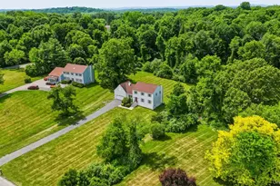 41 Saddle Ridge Dr, Hopewell Junction, NY 12533 - Photo 4
