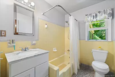 13 Lillian Drive, Spring Valley, NY 10977 - Photo 8