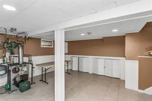 323 Richard St, West Hempstead, NY 11552 - Photo 16