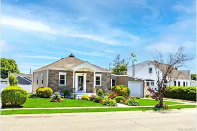 47 Walnut Avenue E, Farmingdale, NY 11735 - Photo 2