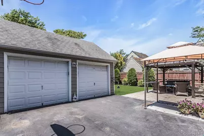 1680 Roosevelt Street, Baldwin, NY 11510 - Photo 16