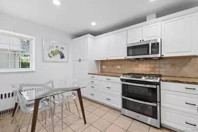65 Wildwood Road, New Rochelle, NY 10804 - Photo 8