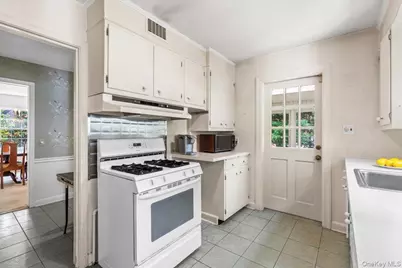 541 Claflin Avenue, Mamaroneck, NY 10543 - Photo 10