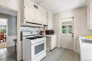 541 Claflin Ave, Mamaroneck, NY 10543 - Photo 10