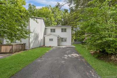 34 Elizabeth Way, Kiamesha Lake, NY 12751 - Photo 4