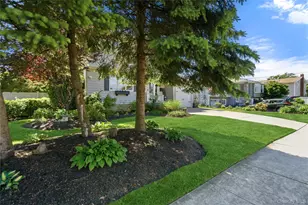 2448 Wallen Ln, North Bellmore, NY 11710 - Photo 4
