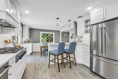 411 Hillside Avenue, West Sayville, NY 11796 - Photo 18