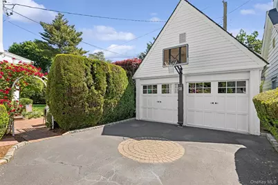 153 Roxbury Road, Garden City, NY 11530 - Photo 32