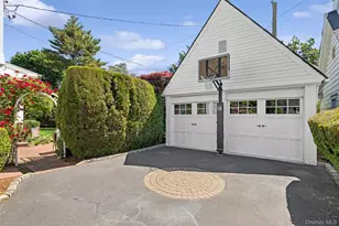 153 Roxbury Rd, Garden City, NY 11530 - Photo 32