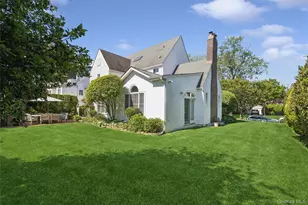 153 Roxbury Rd, Garden City, NY 11530 - Photo 38