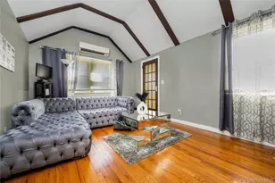 135-15 244th St, Rosedale, NY 11422 - Photo 4