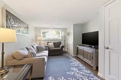 42 Kathleen Drive E, Syosset, NY 11791 - Photo 16