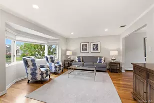 42 Kathleen Dr E, Syosset, NY 11791 - Photo 4