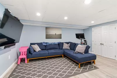 42 Kathleen Drive E, Syosset, NY 11791 - Photo 18
