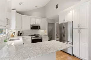 42 Kathleen Dr E, Syosset, NY 11791 - Photo 8