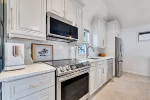 20 Adirondack Dr, Selden, NY 11784 - Photo 4