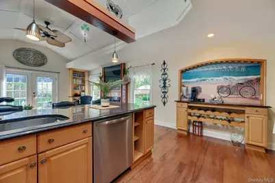21 Jones Road, Hampton Bays, NY 11946 - Photo 10