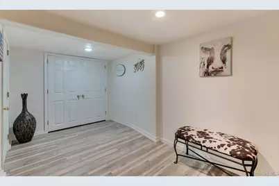 21 Jones Road, Hampton Bays, NY 11946 - Photo 18