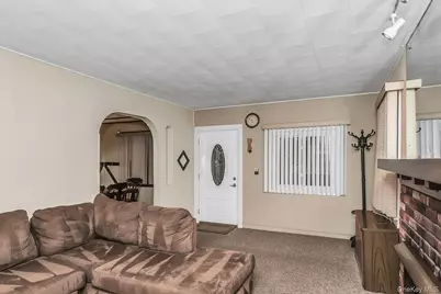 140 Rockaway Parkway, Valley Stream, NY 11580 - Photo 6