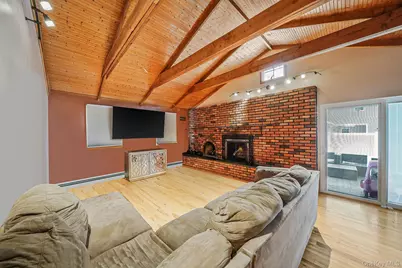 10 Nehring Avenue, Babylon, NY 11702 - Photo 4