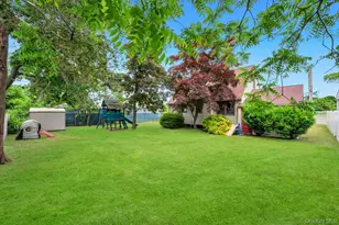 110 Penataquit Ave, Bay Shore, NY 11706 - Photo 4