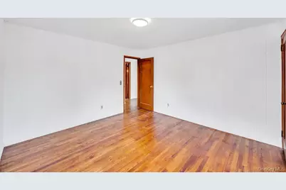 110 Penataquit Avenue, Bay Shore, NY 11706 - Photo 22