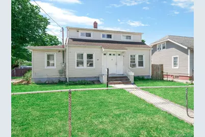 72 Pleasant Avenue, Roosevelt, NY 11575 - Photo 2