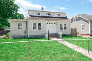 72 Pleasant Ave, Roosevelt, NY 11575 - Photo 2