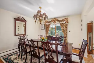 26 Quaker Ln, Farmingdale, NY 11735 - Photo 10
