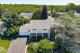 26 Quaker Ln, Farmingdale, NY 11735 - Photo 2
