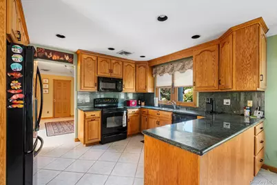 26 Quaker Lane, Farmingdale, NY 11735 - Photo 12