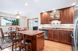 51 Sutton Park Rd, Poughkeepsie, NY 12603 - Photo 4