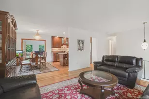 51 Sutton Park Rd, Poughkeepsie, NY 12603 - Photo 6
