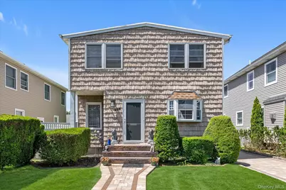 206 Arlington Street, Mineola, NY 11501 - Photo 2