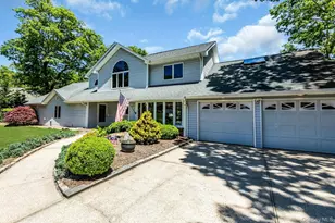 23 Campus Ln, Ronkonkoma, NY 11779 - Photo 2