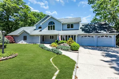 23 Campus Lane, Ronkonkoma, NY 11779 - Photo 1