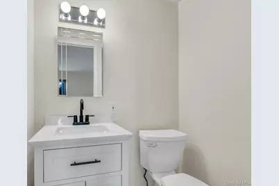 23 Campus Lane, Ronkonkoma, NY 11779 - Photo 18