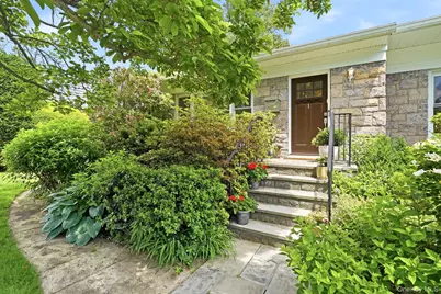 1 Pamela Lane, New Rochelle, NY 10804 - Photo 2