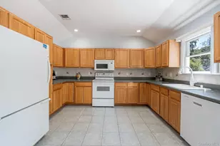 575 Willow Dr, East Marion, NY 11939 - Photo 10