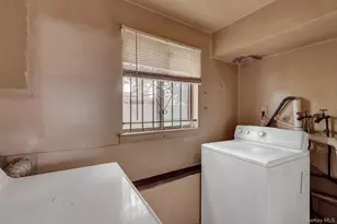 41 Fremont St, Lindenhurst, NY 11757 - Photo 24