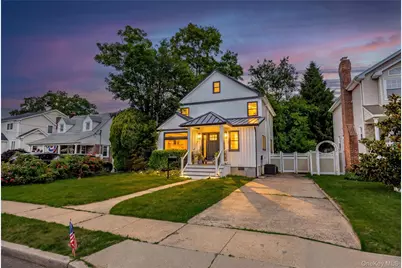 246 Oak Street, Bellmore, NY 11710 - Photo 2