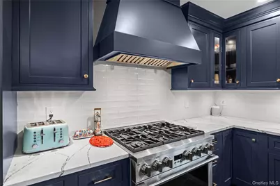 246 Oak Street, Bellmore, NY 11710 - Photo 10