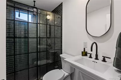 246 Oak Street, Bellmore, NY 11710 - Photo 24